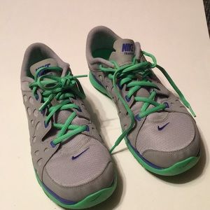 Nike Gym Shoe Size 9! Great Condition!!